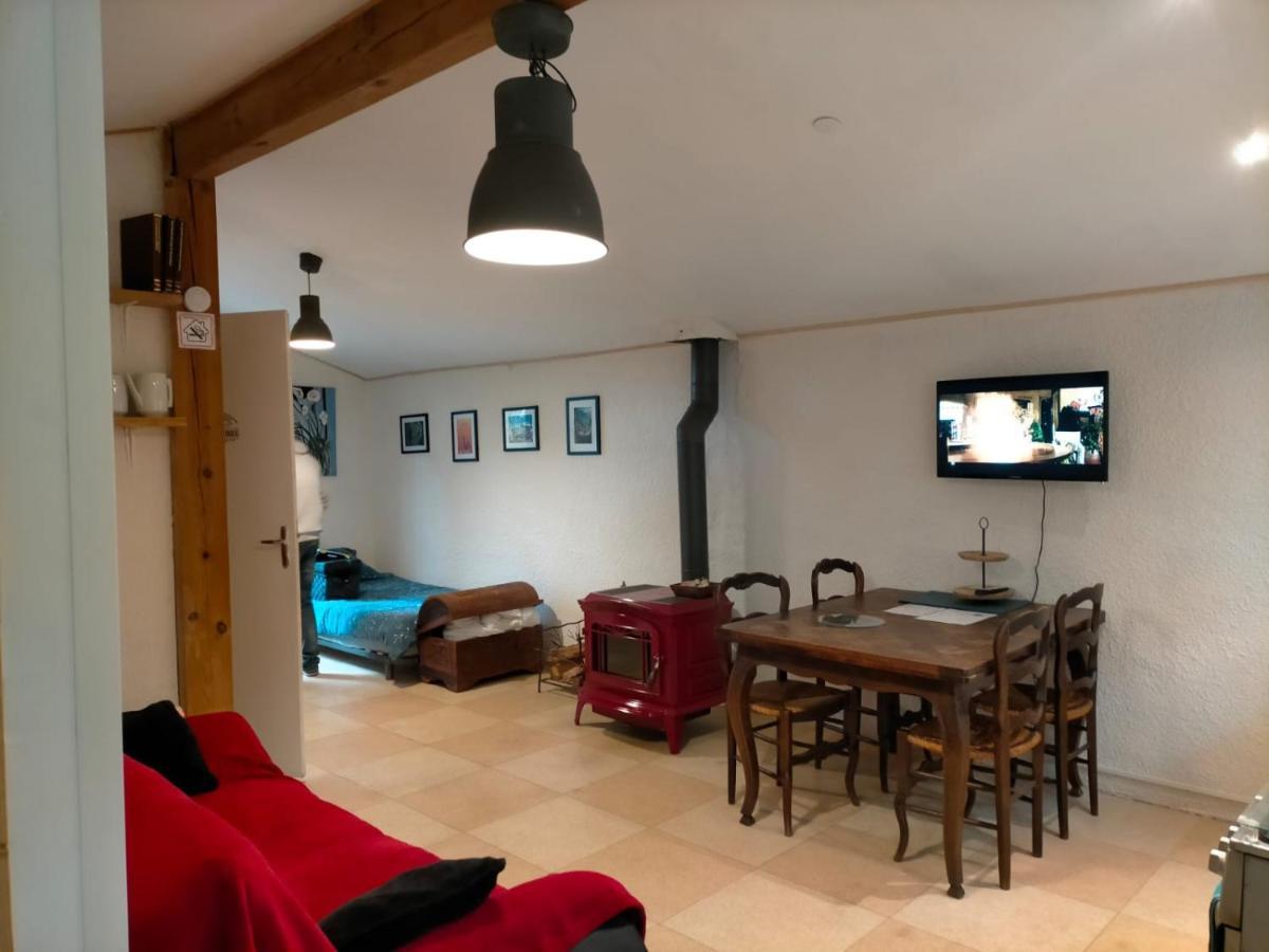L'aire Du Paon Apartment